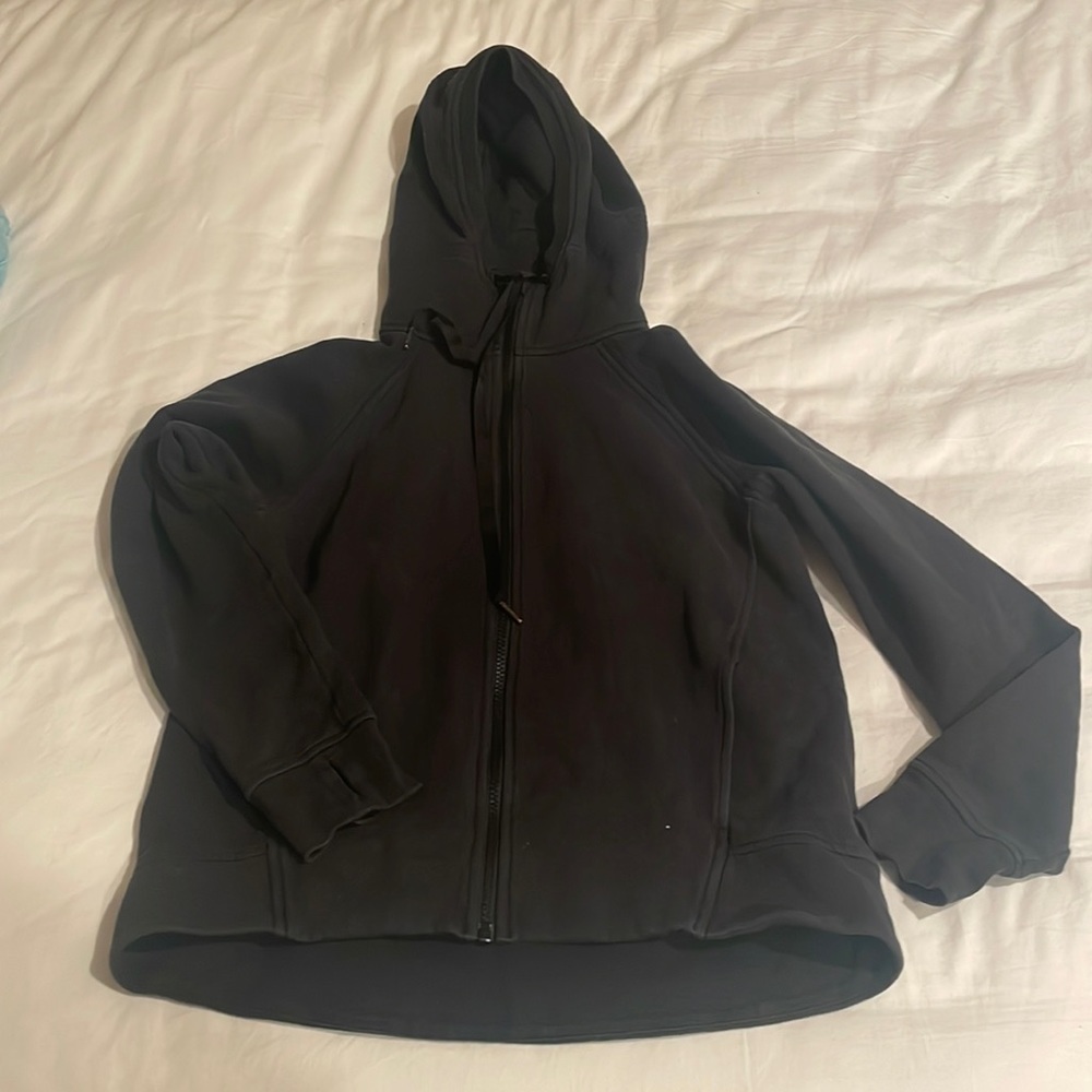 lululemon sweatshirt